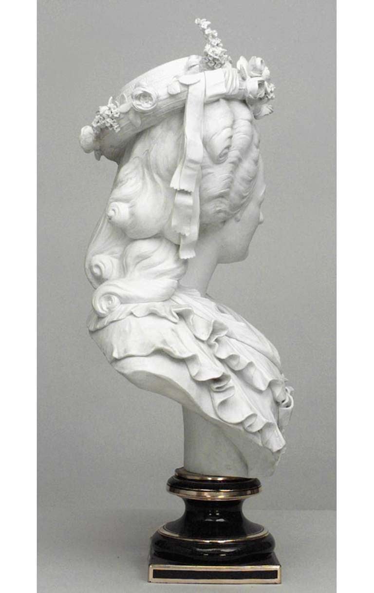 Französische Ludwig XVI. Porzellanbüste im Zustand „Hervorragend“ im Angebot in New York, NY