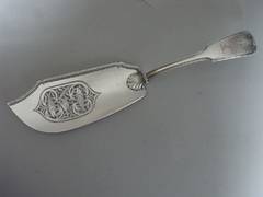 A very fine George III Serving Slice made in London in 1817 by William Knight.