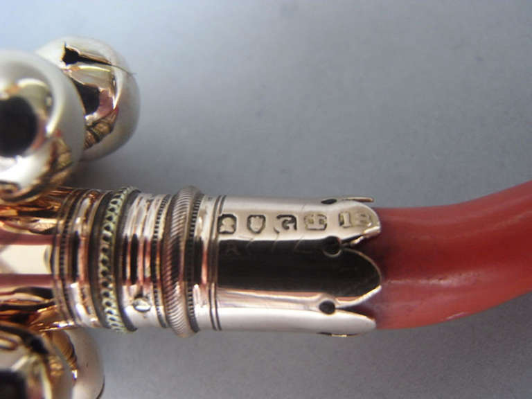 A Very Fine George Iii Two Colour 18 Carat Gold Baby's Rattle And Teether In Excellent Condition In London, GB
