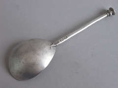 ELIZABETH I. A very fine Seal Top Spoon made in London in 1572