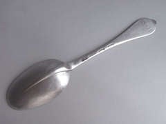 QUEEN ANNE. A Britannia Standard Dognose Spoon made in London in 1705