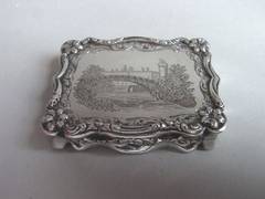 A very unusual Vinaigrette engraved with a rare view of Warwick Castle