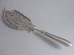 Antique A very rare George III Serving Slice made in Dublin in 1802 by William Doyle