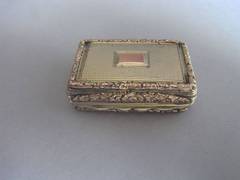Antique An unusual George IV Silver Gilt & Gold Vinaigrette