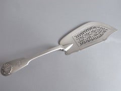 A Fiddle & Shell Pattern Serving Slice made in London in 1846