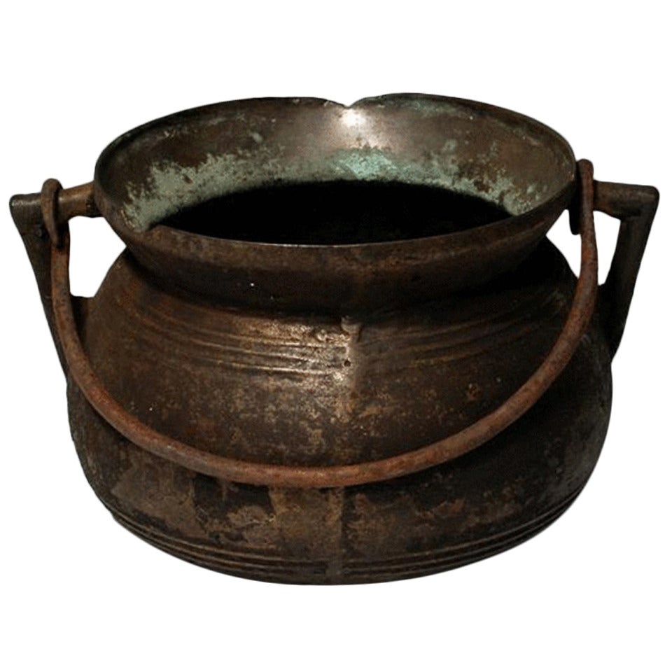 17th Century Bronze Cooking Pot For Sale