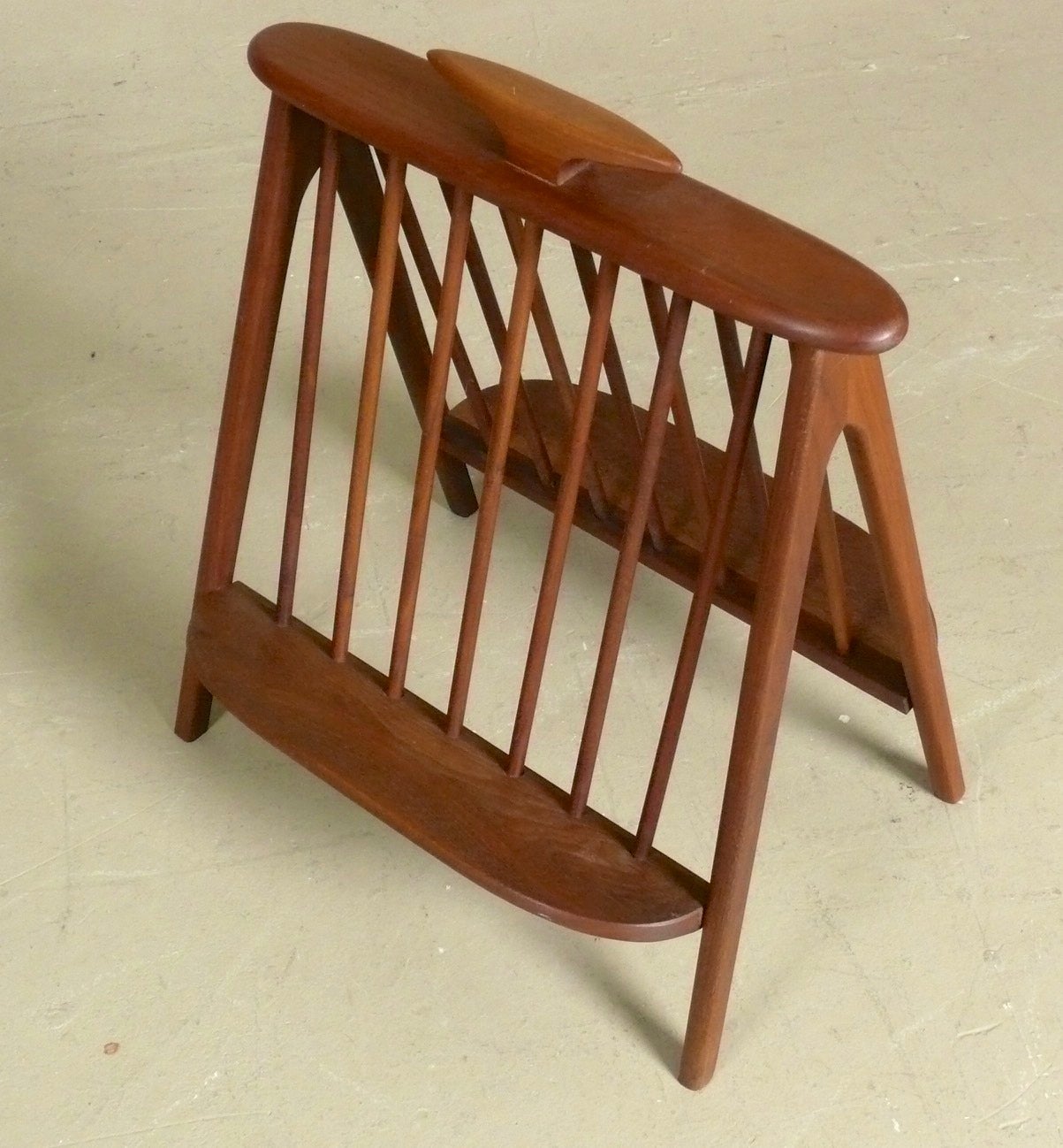 Oiled Walnut Magazine Rack by Arthur Umanoff 3