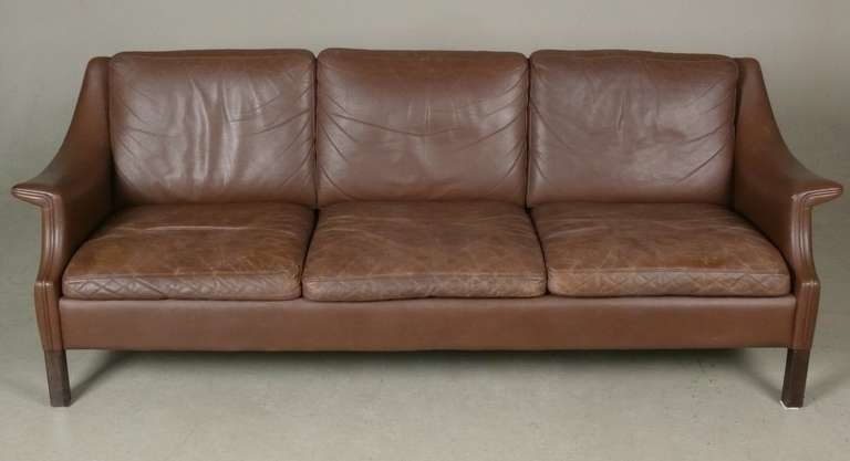 Very comfortable 3 seat sofa in a modest 77