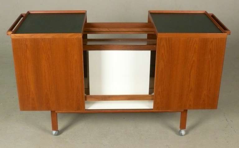 1960s Expandable Teak Cocktail Cart By Neils Erick & Glasdam Jensen In Excellent Condition In Atlanta, GA