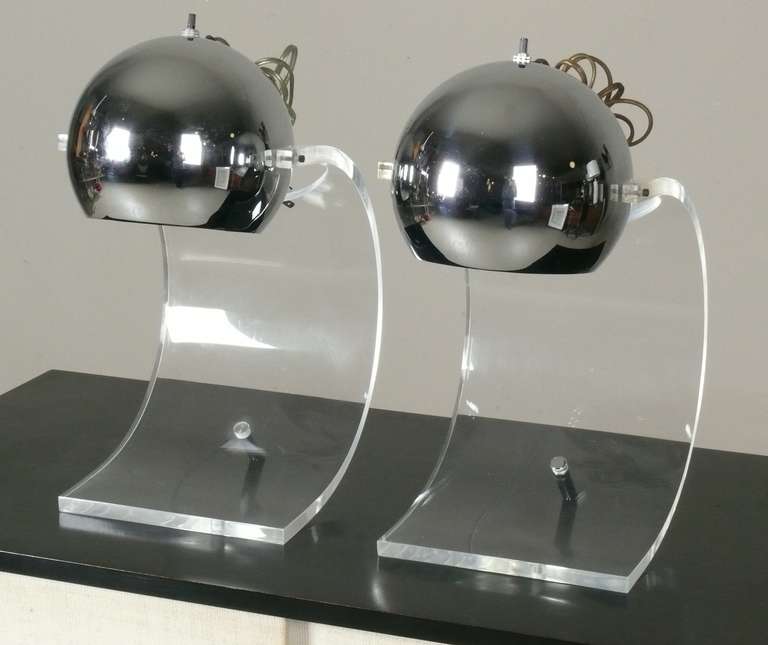 Pair of 1960s Lucite Lamps By Robert Sonneman 1