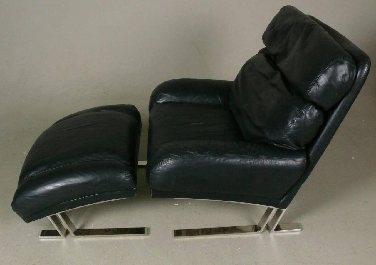 Leather and Chrome Lounge Chair and Ottoman by Milo Baughman In Good Condition In Atlanta, GA