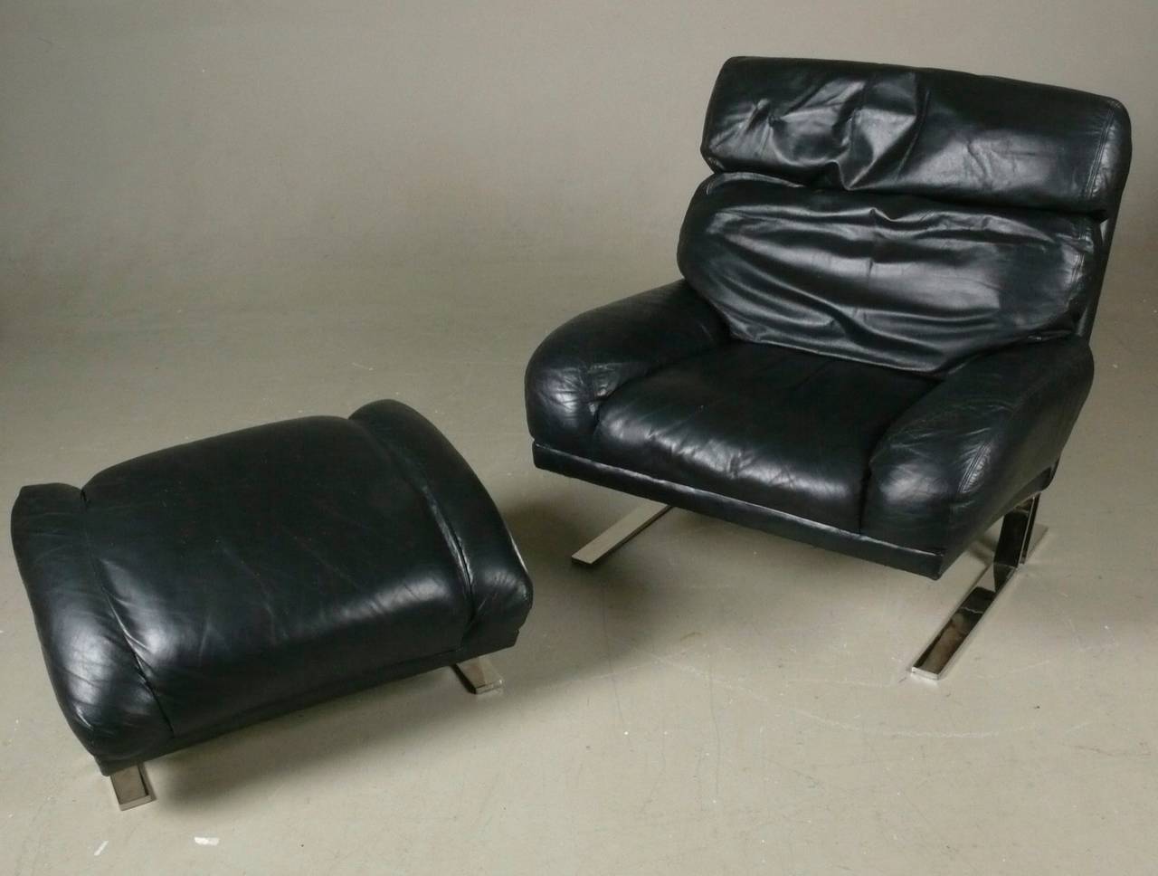 Leather and Chrome Lounge Chair and Ottoman by Milo Baughman 1