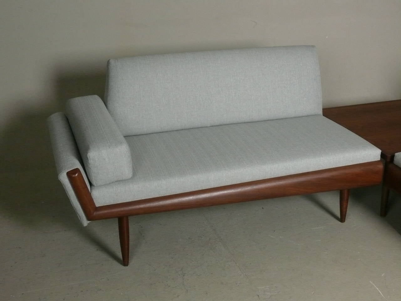 sectional sofa with corner table