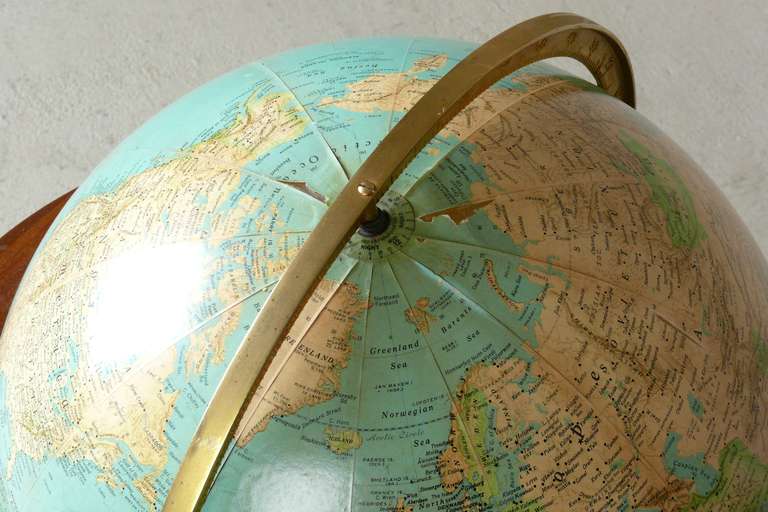 Edward Wormley Illuminated Terrestrial Globe for Dunbar In Good Condition In Atlanta, GA