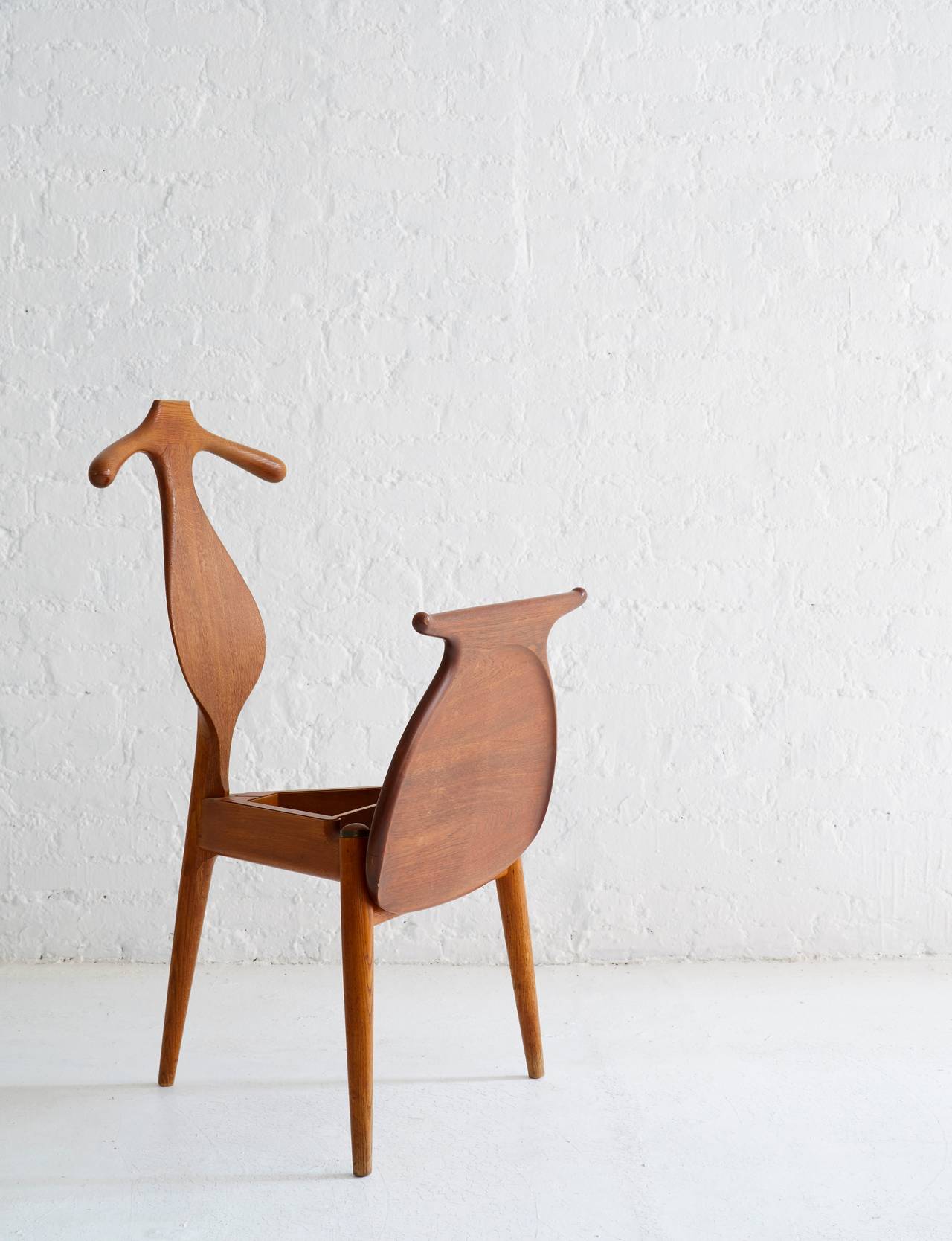 valet chair wegner