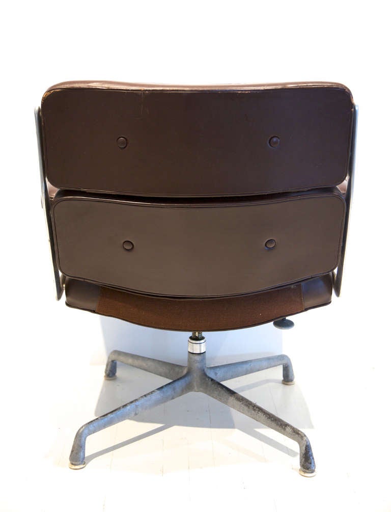 Eames Time Life Executive Chairs In Good Condition In New York, NY