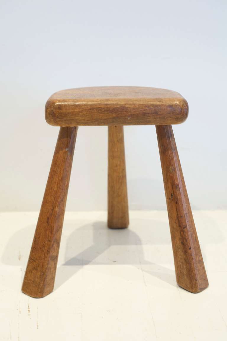 Charlotte Perriand. Stool, circa 1955. Oak.

Provenance: Collection of Paul Martini. Two stools had been given to Paul Martini as a gift by Charlotte Perriand.