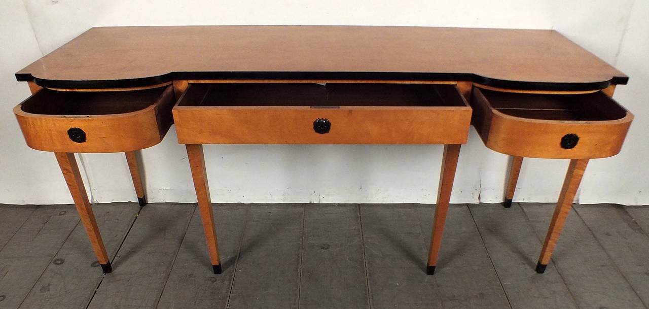 Elegant 19th Century Biedermeier Sideboard 1