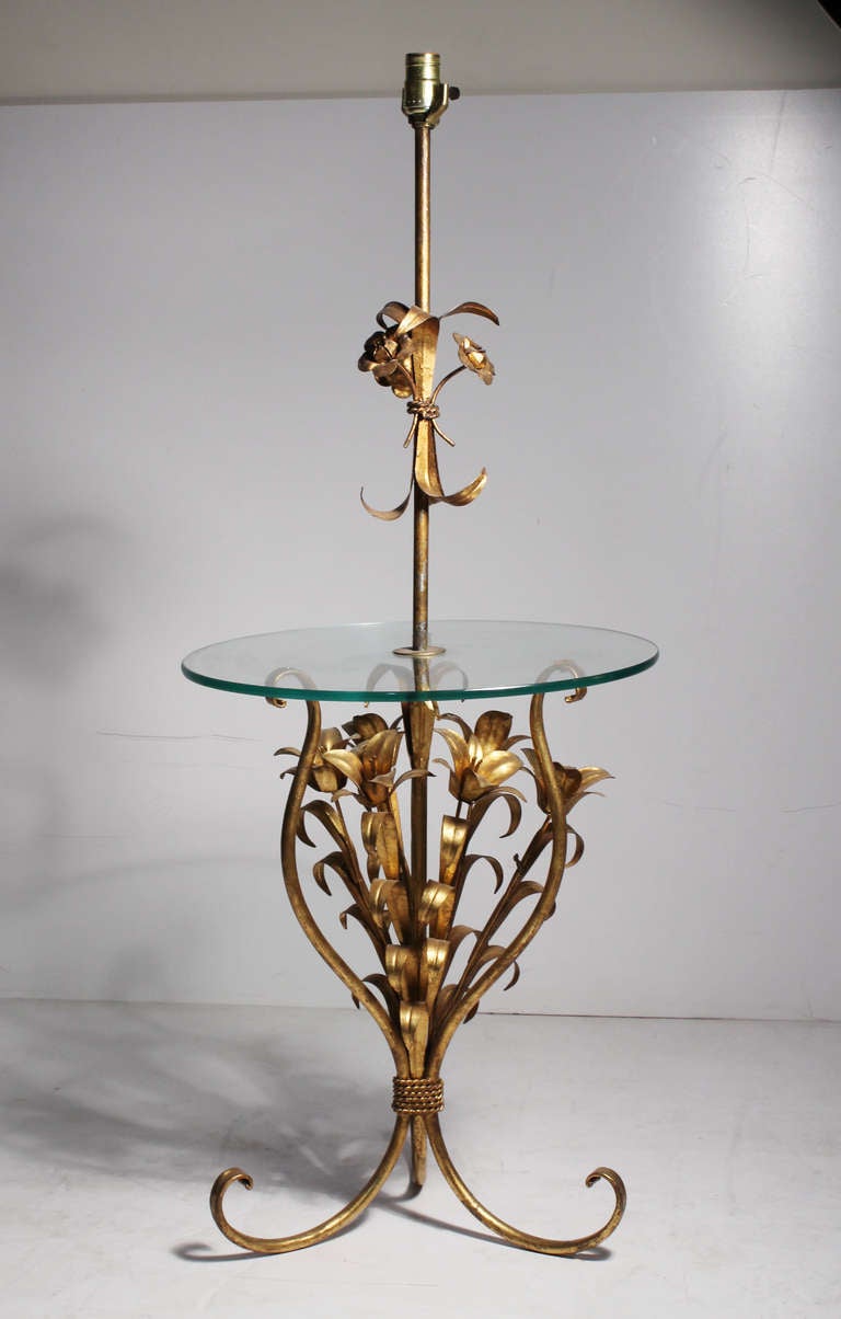 Hollywood Regency Italian Gilt Metal Tole Floor Lamp Table / Sheaf of Wheat In Good Condition In Chicago, IL