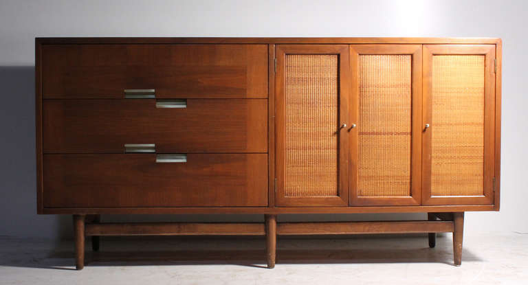 a nicely proportioned sideboard by American of Martinsville. Quality craftsmanship. Dovetailed drawers.