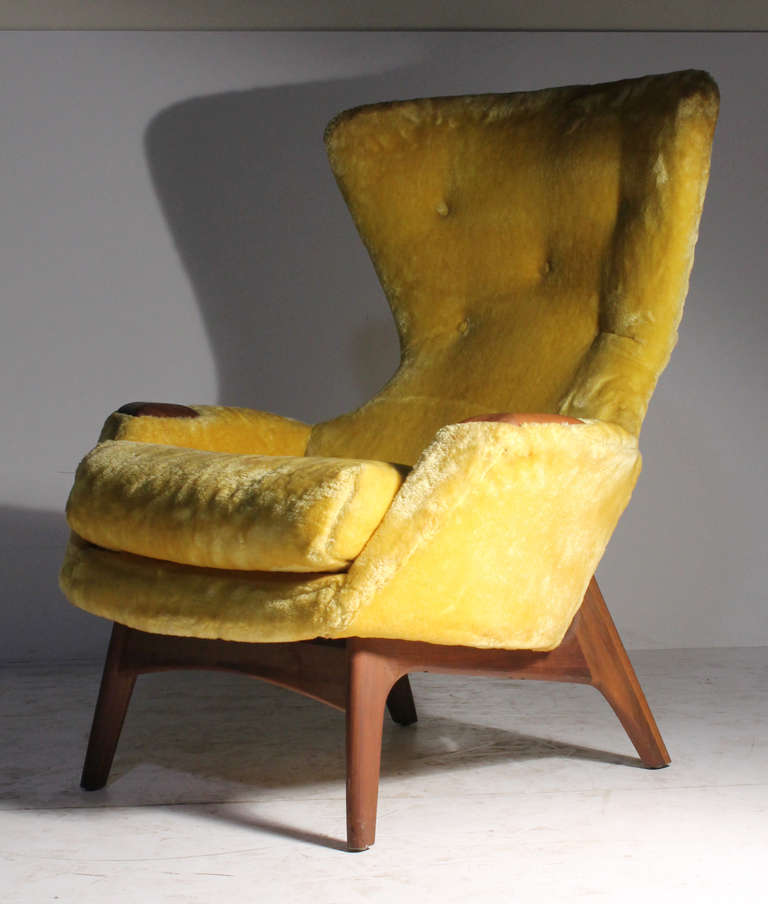 Vintage Adrian Pearsall Wing Back Lounge Chair for Craft Associates In Good Condition In Chicago, IL