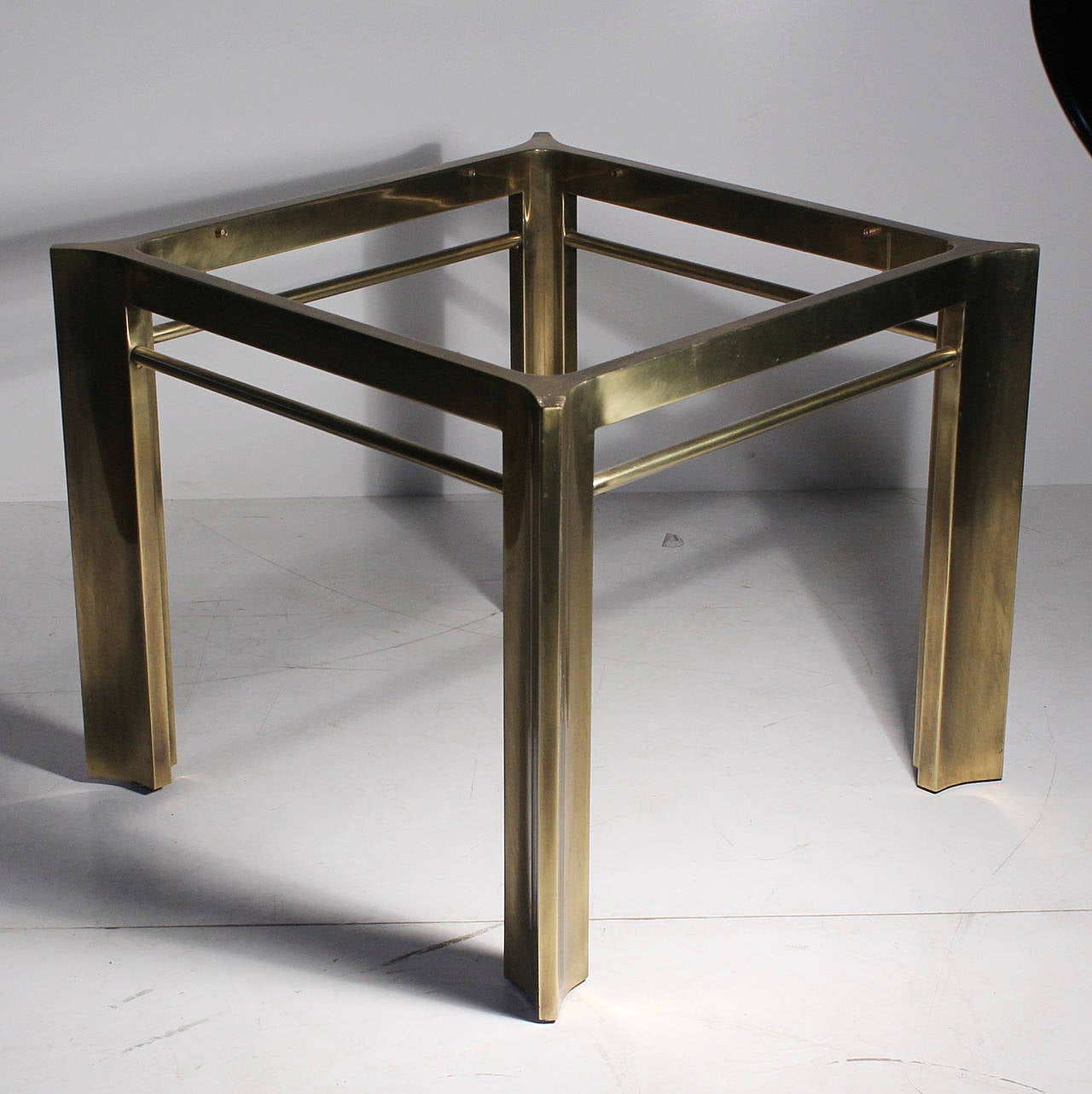 Mastercraft brass end or occasional table. Nice large-scale.
 