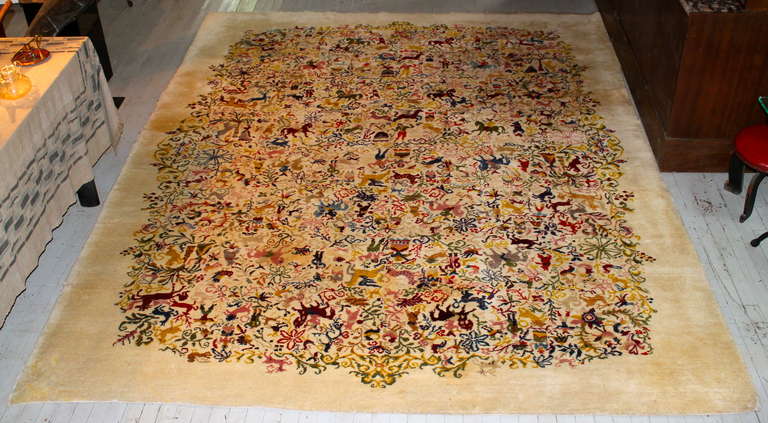 A large rug 12' x 9' 