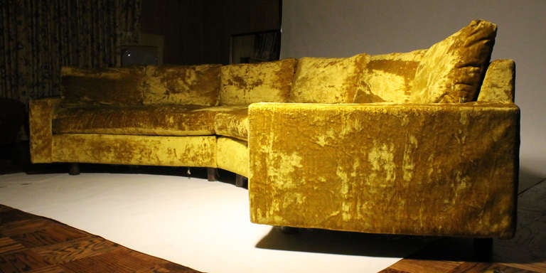 Vintage Chartreuse Curve Sofa attributed to Milo Baughman In Good Condition In Chicago, IL
