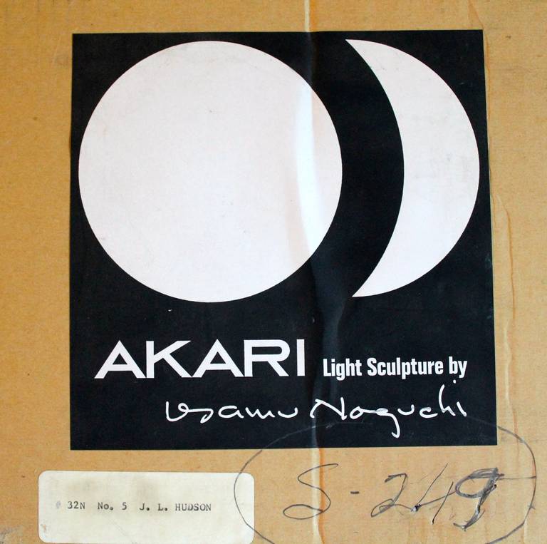 Mid-20th Century Unique Isamu Noguchi #32N Akari Light Sculpture, ink signed: Noguchi 5/5 '68