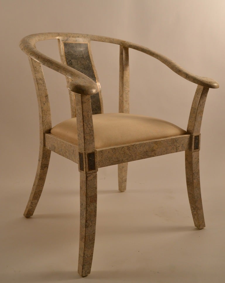 Américain Paire de chaises modernes d'Asie en pierre tessellée en vente