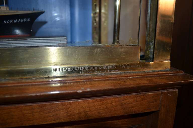 Large French Vitrine Brass trim case on wood base In Good Condition In New York, NY
