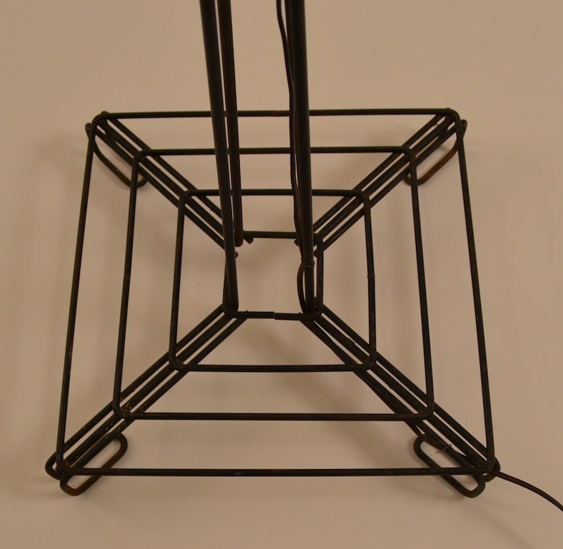 Mid-Century Modern Lampadaire architectural à tige de fer en vente