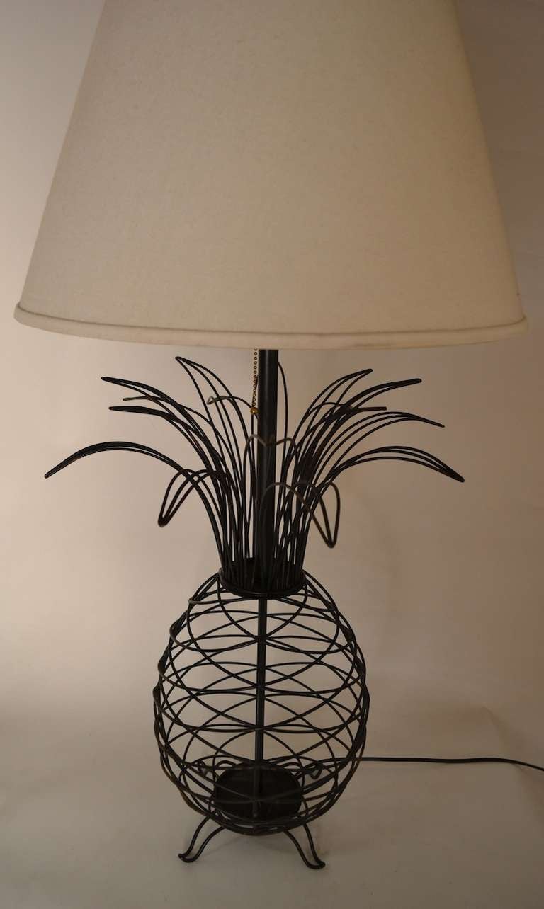 Metal Wire Pineapple Lamp