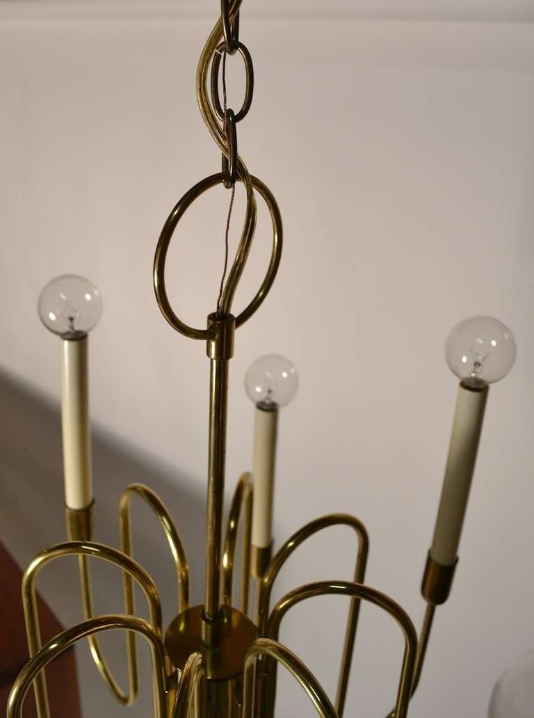 Elegant Brass Chandelier by Gaetano Sciolari for Lightolier In Excellent Condition In New York, NY
