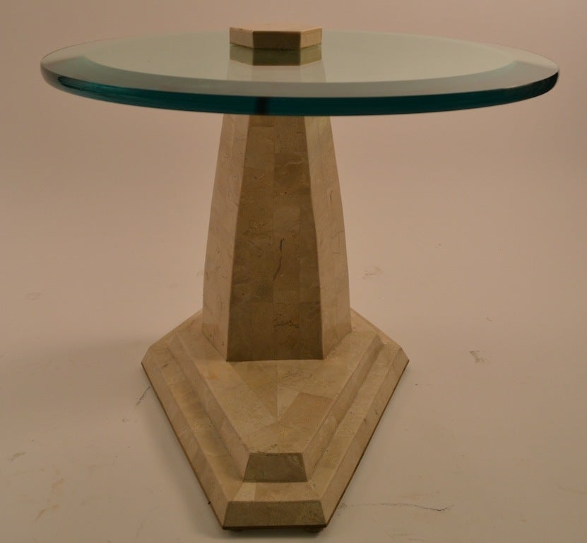 Pierre Robert Marcius  Table en pierre tessellée et verre biseauté  par Casa Bique en vente