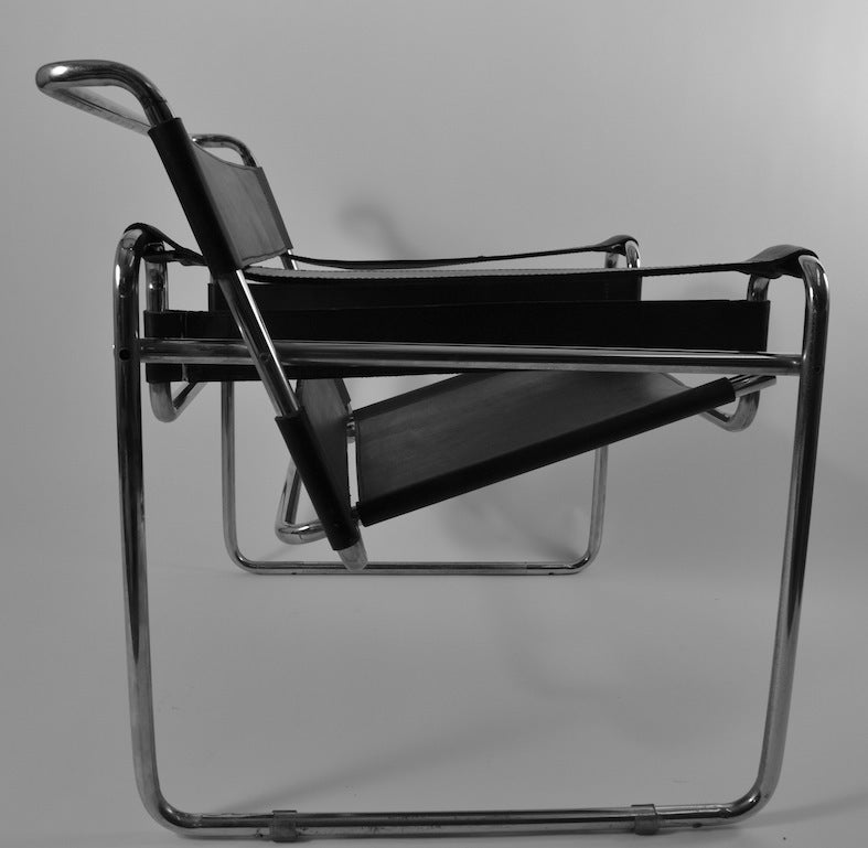 Pair of Marcel Breuer Wassily Chairs Made in Italy In Good Condition In New York, NY