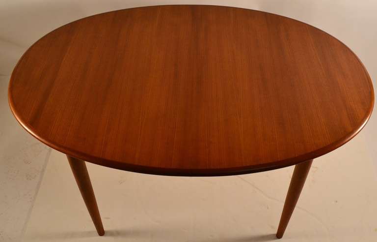 Danish Modern Teak Dining Table In Excellent Condition In New York, NY