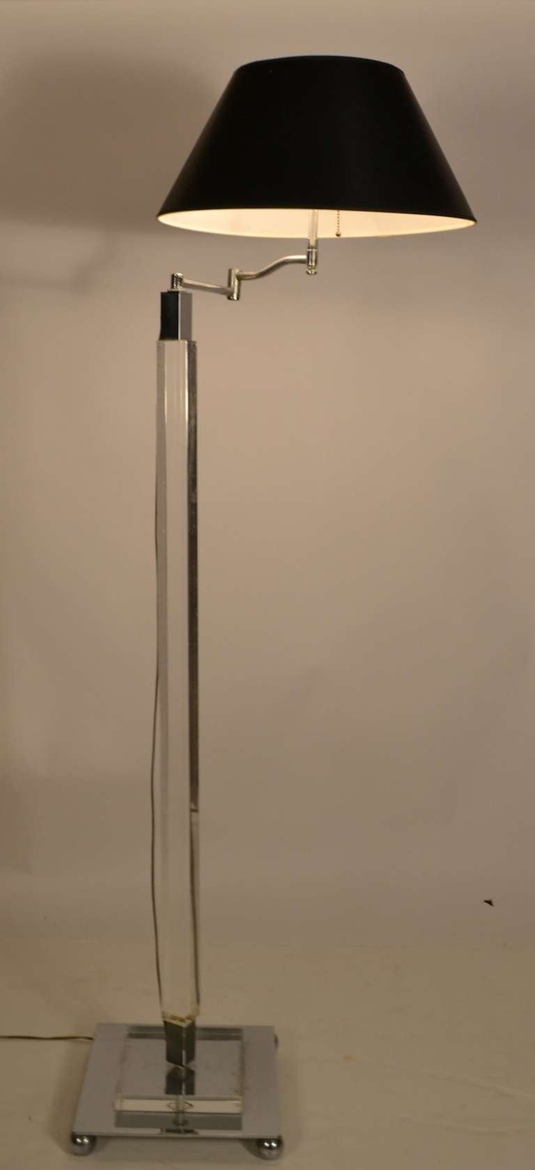 Lucite and Chrome Swing Arm Floor Lamp In Good Condition For Sale In New York, NY