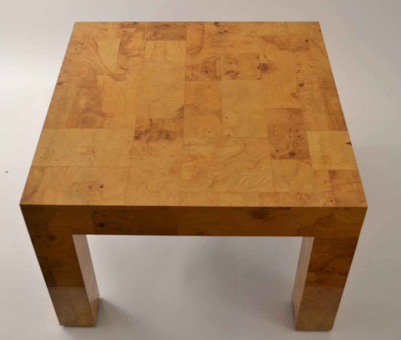 Paul Evans patchwork blonde burl Parsons, end, occasional or coffee table. Overall excellent original condition, clean and ready to use. Bears original chrome 