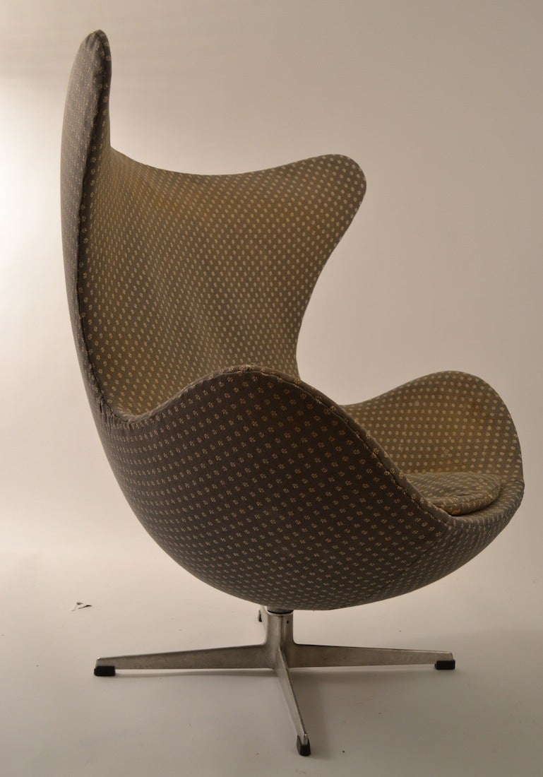 Danish Arne Jacobsen for Fritz Hansen Egg Chair