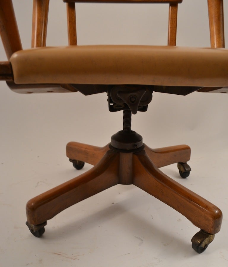 Mid-Century Modern Mid-Century Swivel Desk Chair
