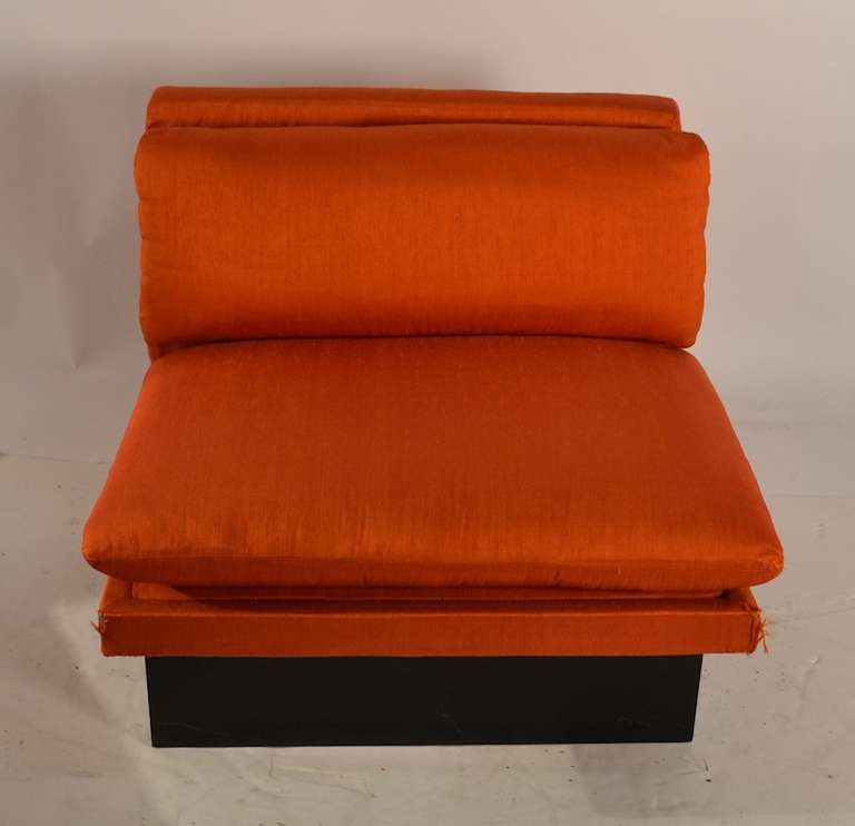 Armless Lounge Seat In Good Condition In New York, NY