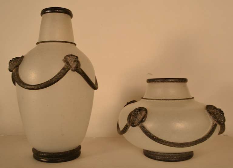 Zwei Vasen von Nason für Cenedese, ca. 1970er Jahre. Beide in perfektem Zustand Abmessungen in der Auflistung sind für größere Vase, kleinere Vase wie folgt. 7