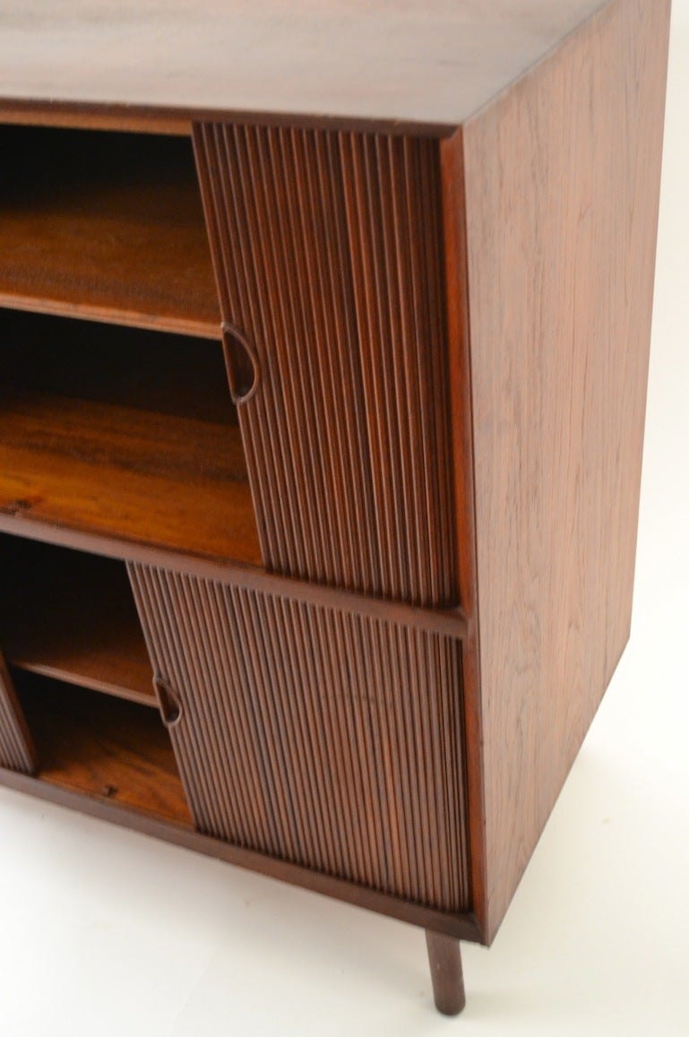 Teak Hvidt Tambour Cabinet