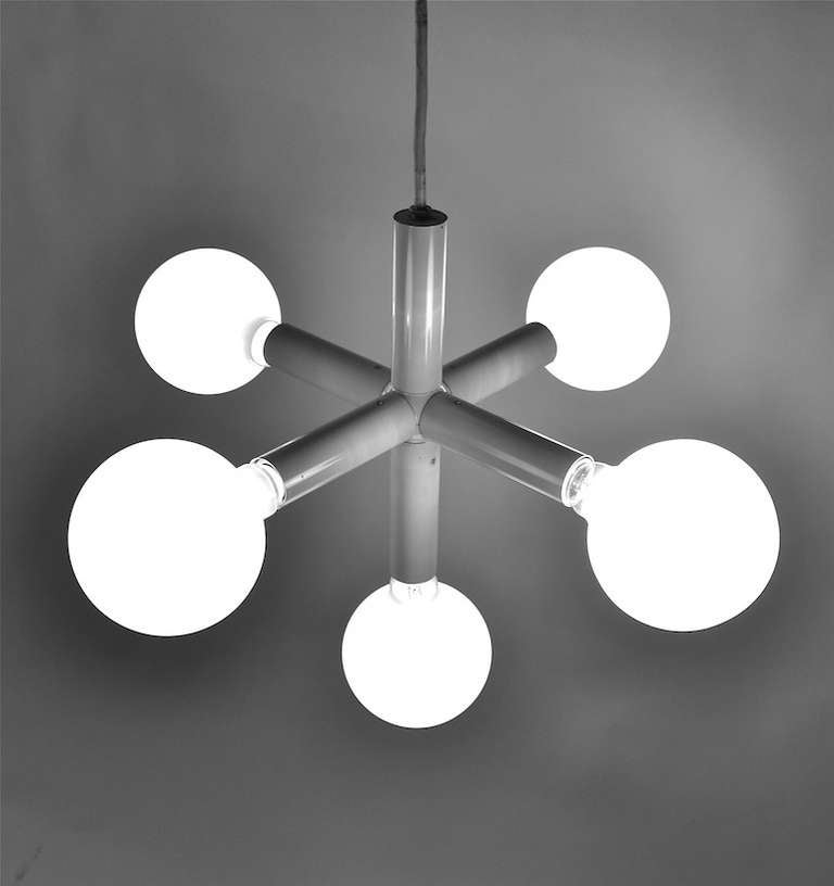 Five Lightolier mit fünf Lichtern  Weißer Molecule-Kronleuchter, weiß auf weiß (amerikanisch) im Angebot