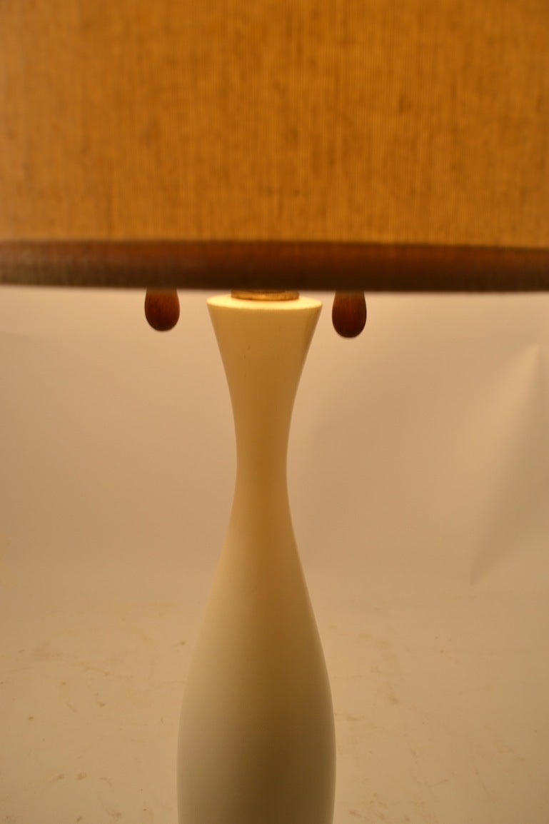 Elegant Mid Century Table Lamp 1