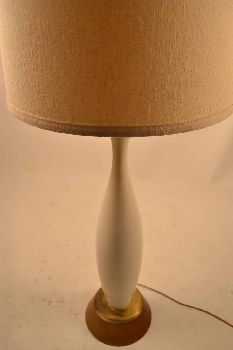 Elegant Mid Century Table Lamp 2