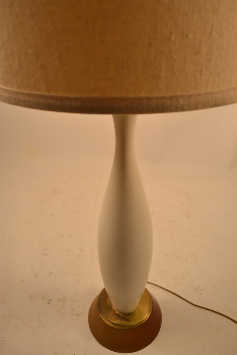 Elegant Mid Century Table Lamp 3