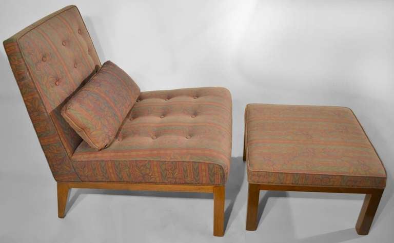 Pair of Armless Lounge Chairs with Ottomans after Wormley In Good Condition For Sale In New York, NY