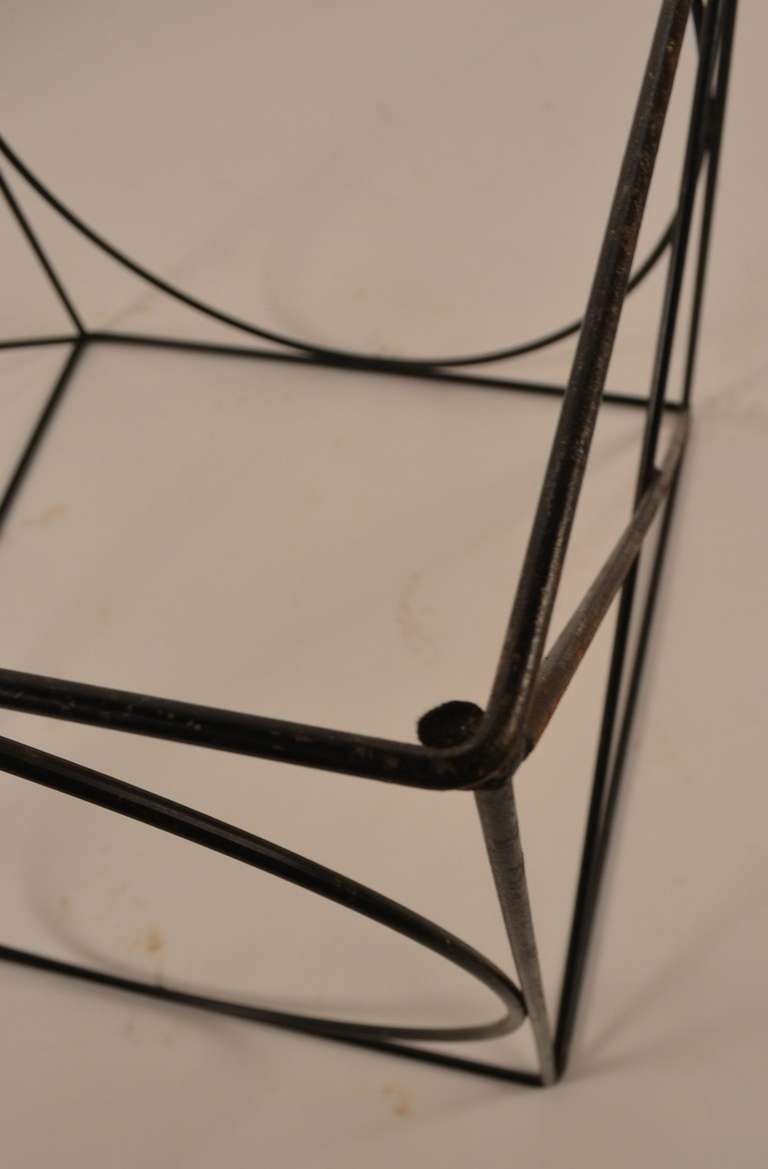 Mid-Century Modern X O Wire Cube Table For Sale